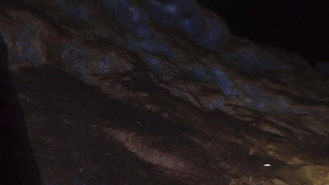 破碎的雕像